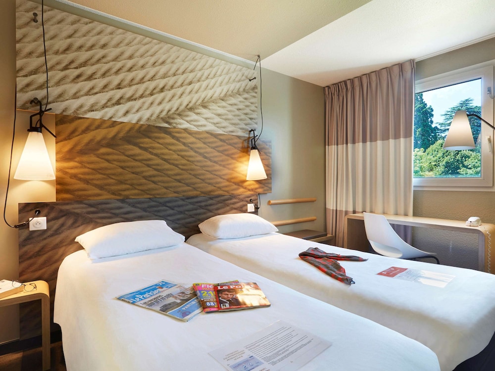 Standard Room, 2 Twin Beds photo 3
