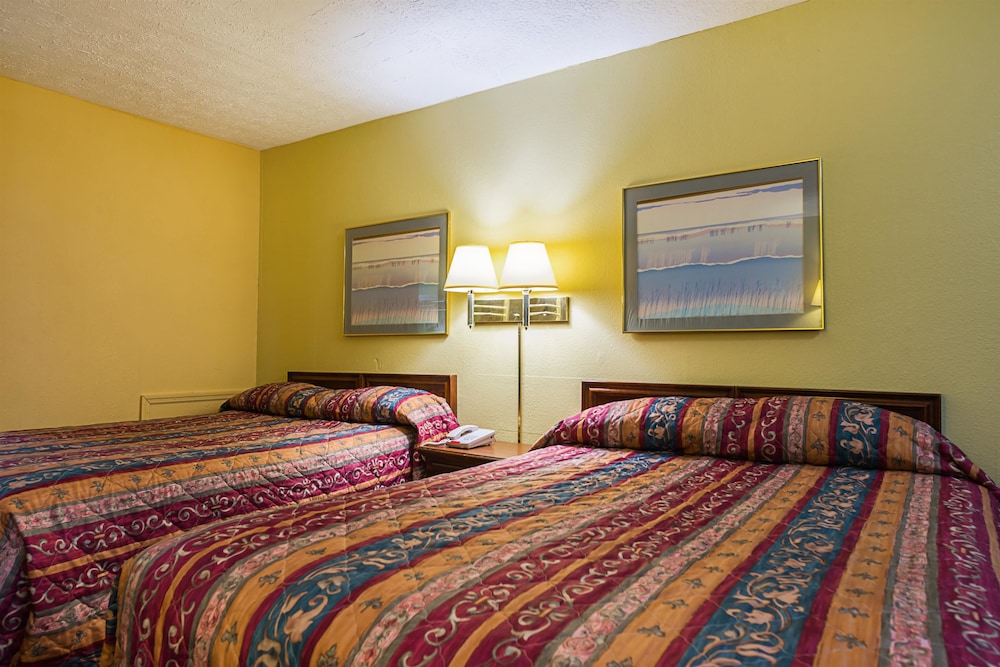 Deluxe Room, 2 Double Beds, Non Smoking, Refrigerator & Microwave photo 2