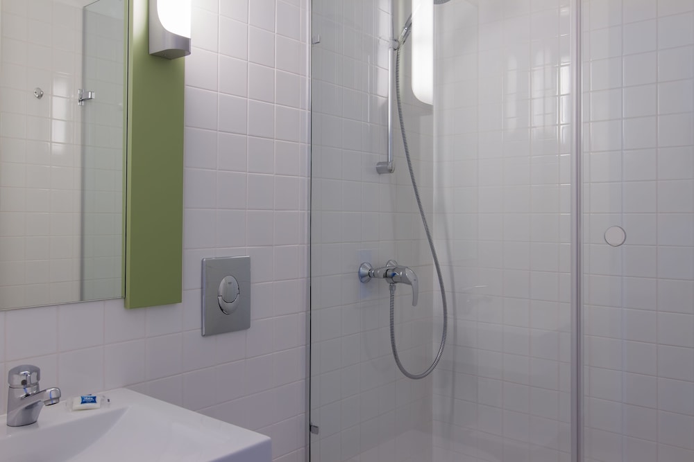 Triple Room, Multiple Beds - Photo 4