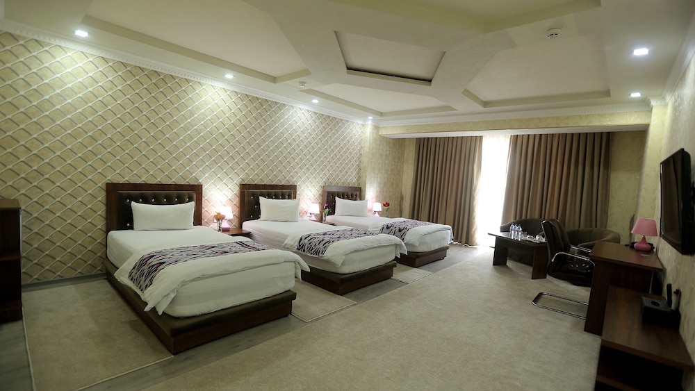 Economy Triple Room - Photo 2