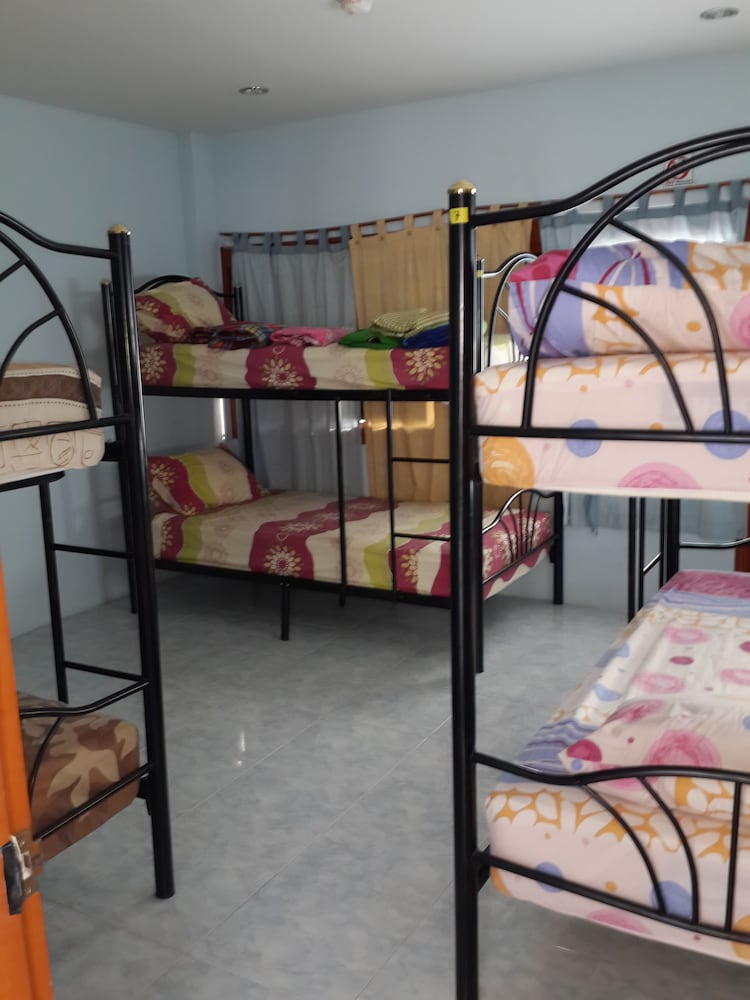 8-Bed Mixed Dorm photo 2