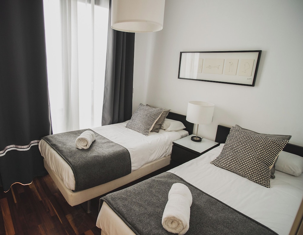 Apartment, 2 Bedrooms - Photo 13