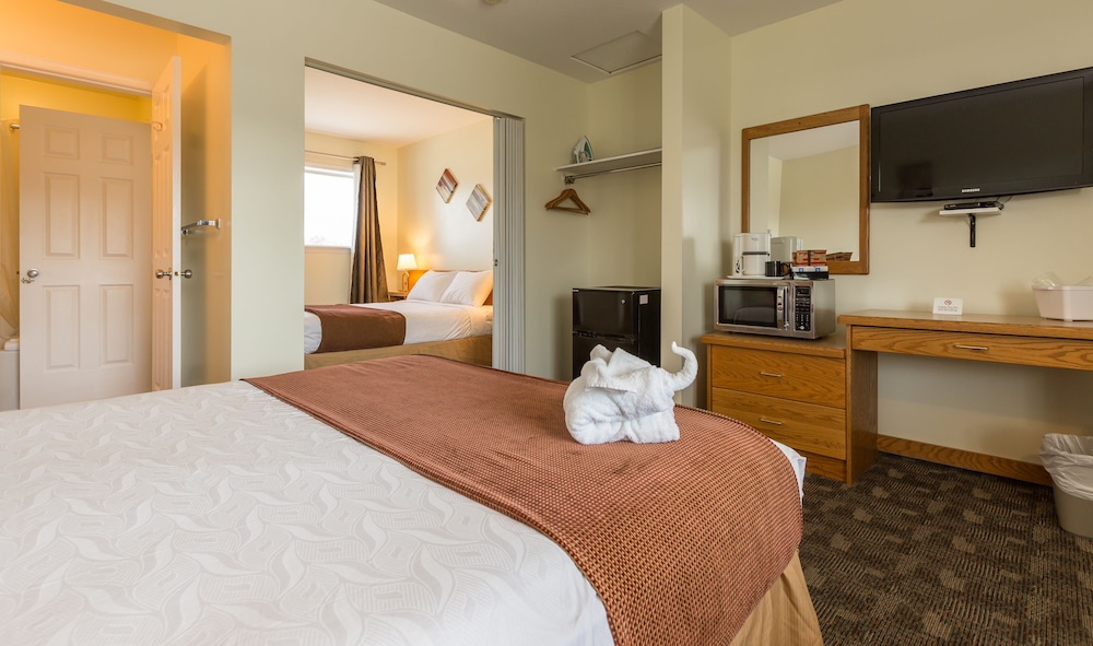 Deluxe Room, 2 Double Beds (Not Pet Friendly) photo 3