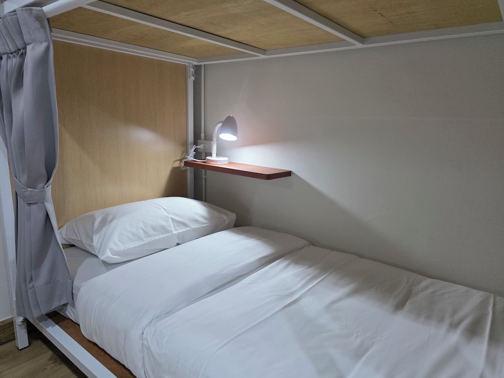 8-Bed Dormitory Male photo 2