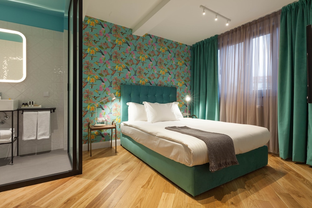 Deluxe Junior Suite