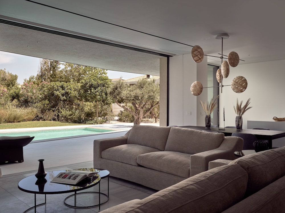 Villa, Accessible, Smoking