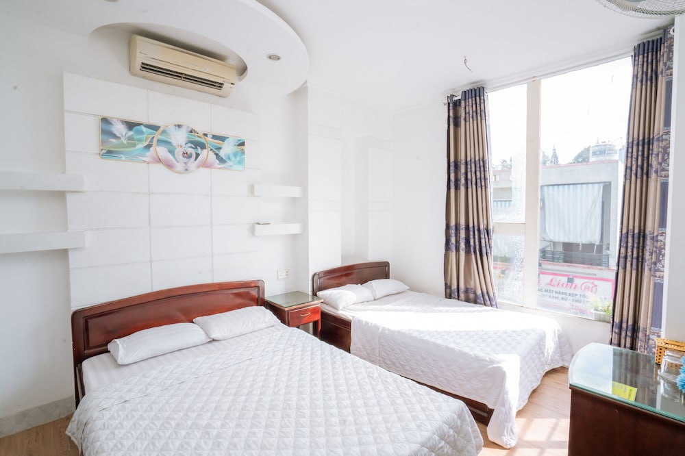 Family Quadruple Room, City View photo 1