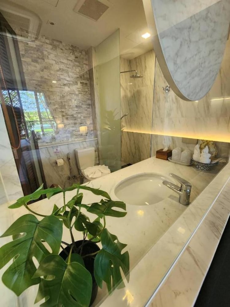 Deluxe Double Room, Balcony - Photo 6