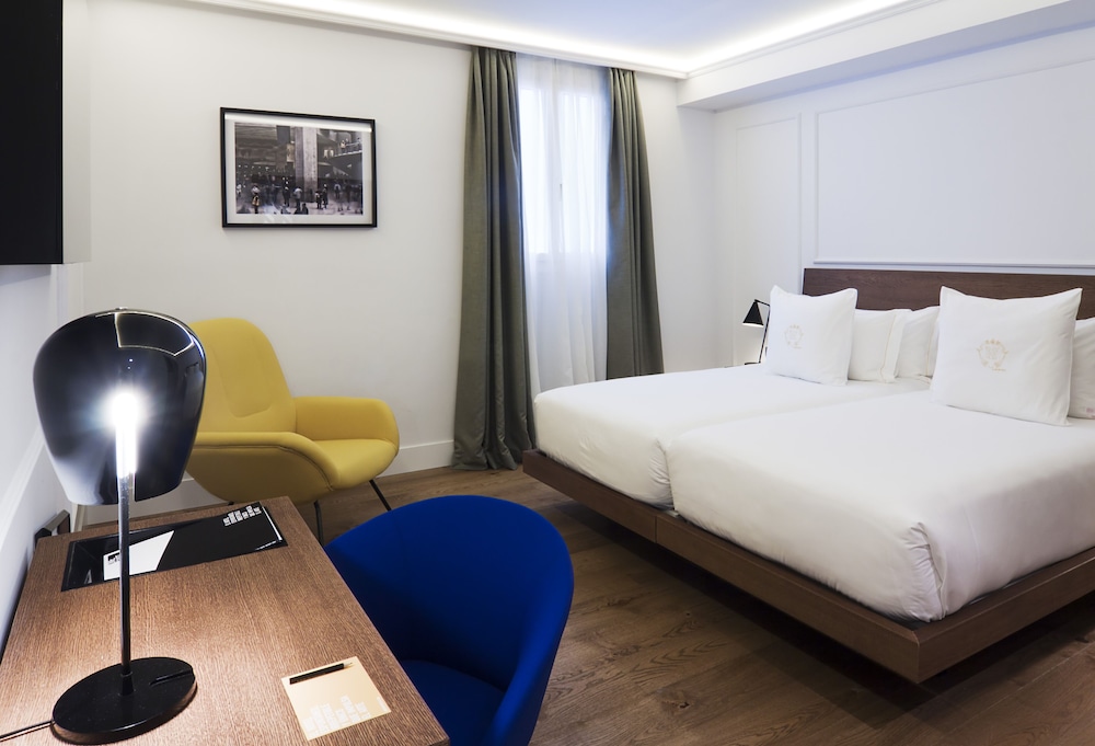 Standard Double or Twin Room, Courtyard View - Photo 1