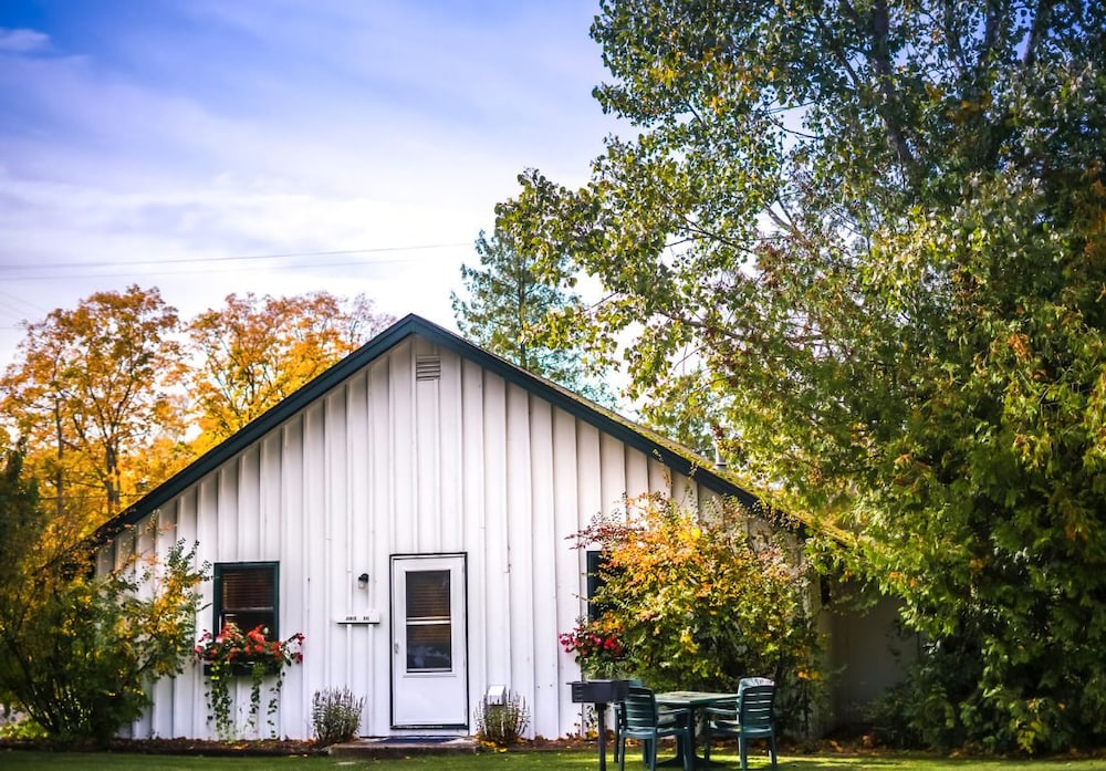 Classic Cottage, 2 Bedrooms photo 1