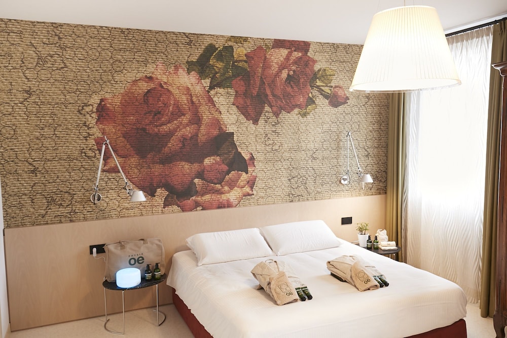 Deluxe Studio Suite, Accessible (Junior)