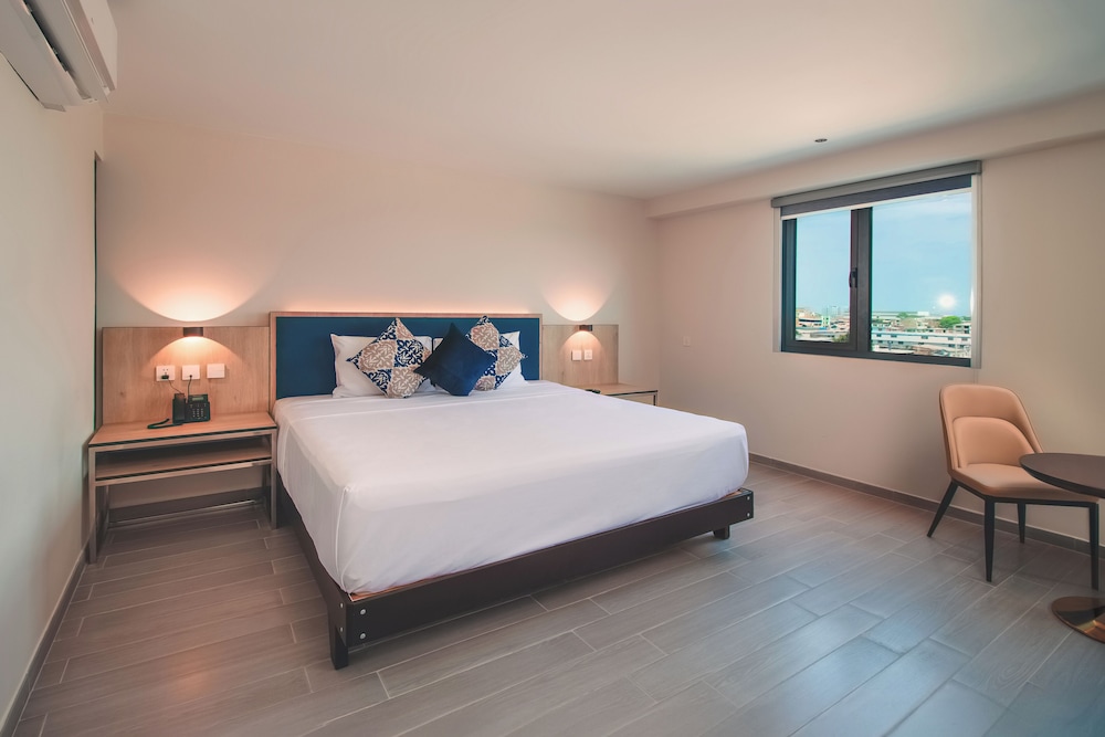 Superior Room, 1 King Bed