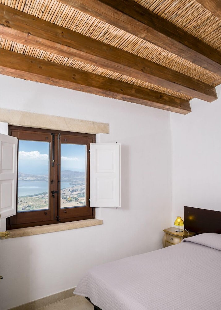 Family Apartment, Multiple Beds (Sellerio) photo 1