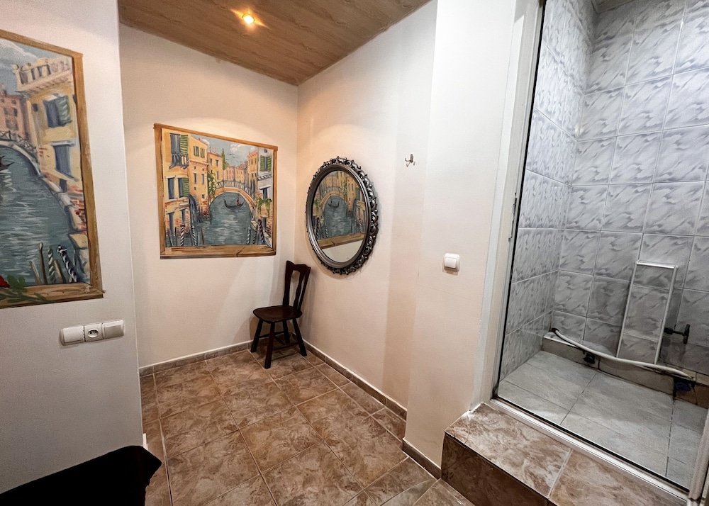 Basic Triple Room