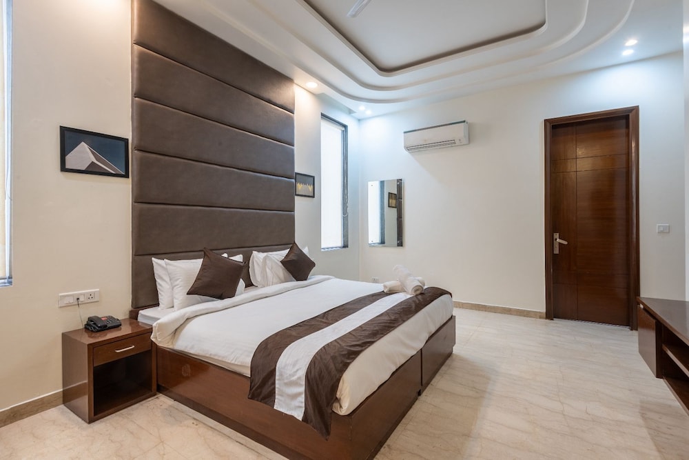 Day Use Room for 6 Hours strictly (12 PM - 6 PM)