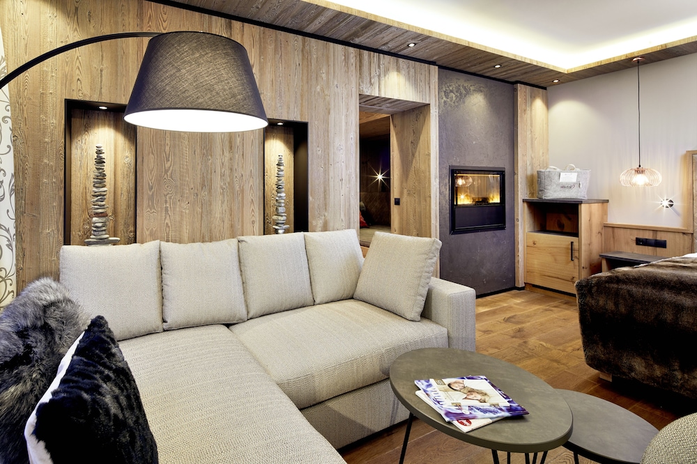Deluxe Suite, 2 Bedrooms, Sauna, Lake View (Deluxe_ON POINT) photo 2