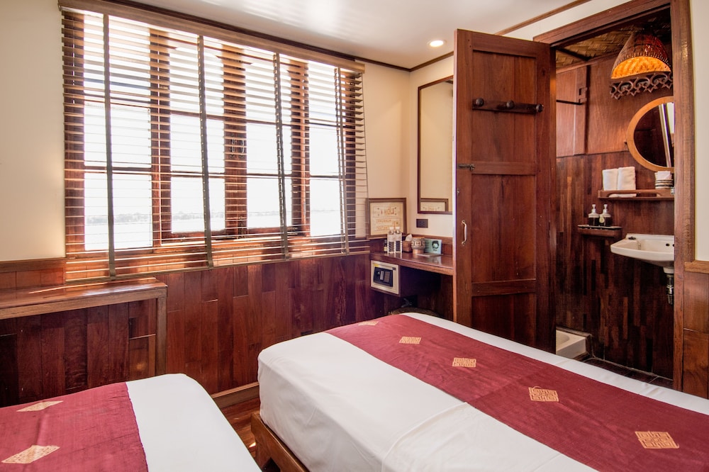 En Suite Cabin Twin Room photo 2