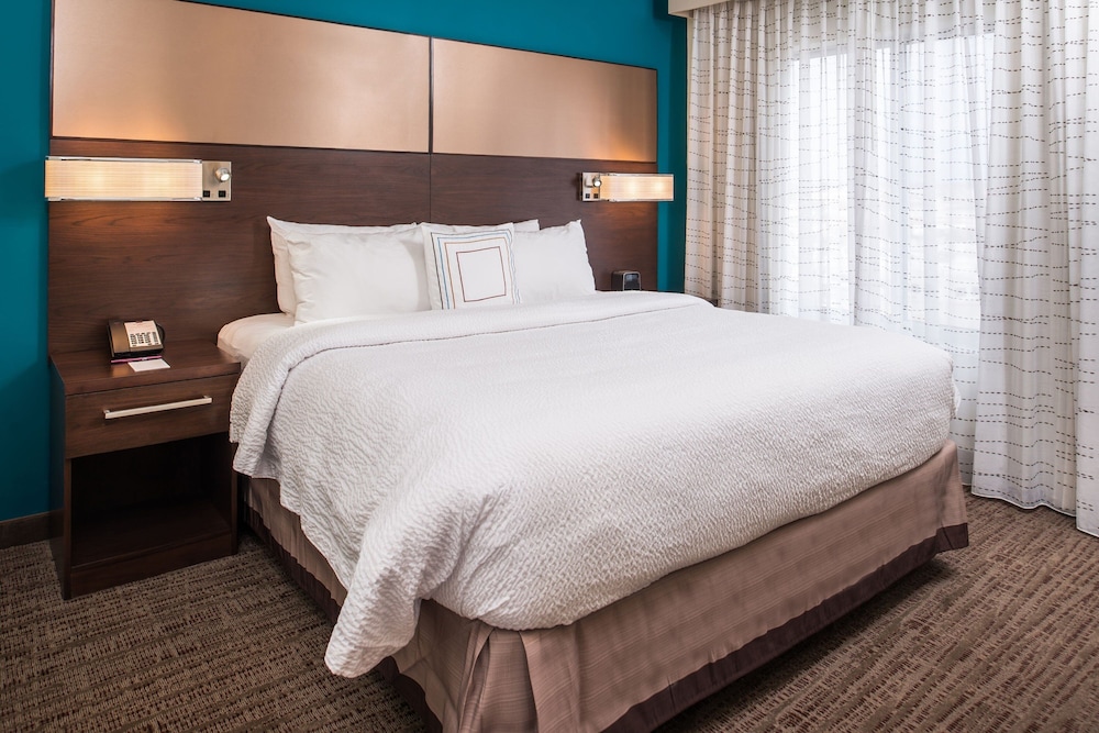 Suite, 1 Bedroom (Mobility Accessible, Roll-in Shower) photo 3