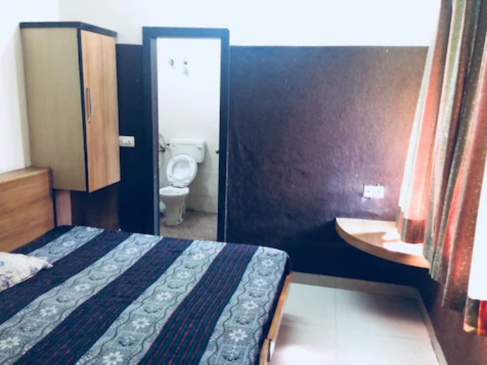 Deluxe Double Room, 1 King Bed, Non Smoking, City View