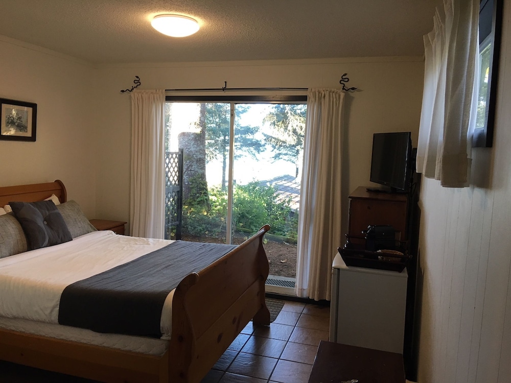 Studio, 1 Queen Bed, Hot Tub, Ocean View photo 3