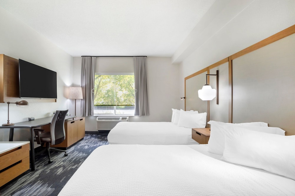 Room, 2 Double Beds - Photo 6
