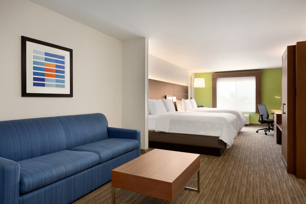 Suite, Multiple Beds - Photo 5