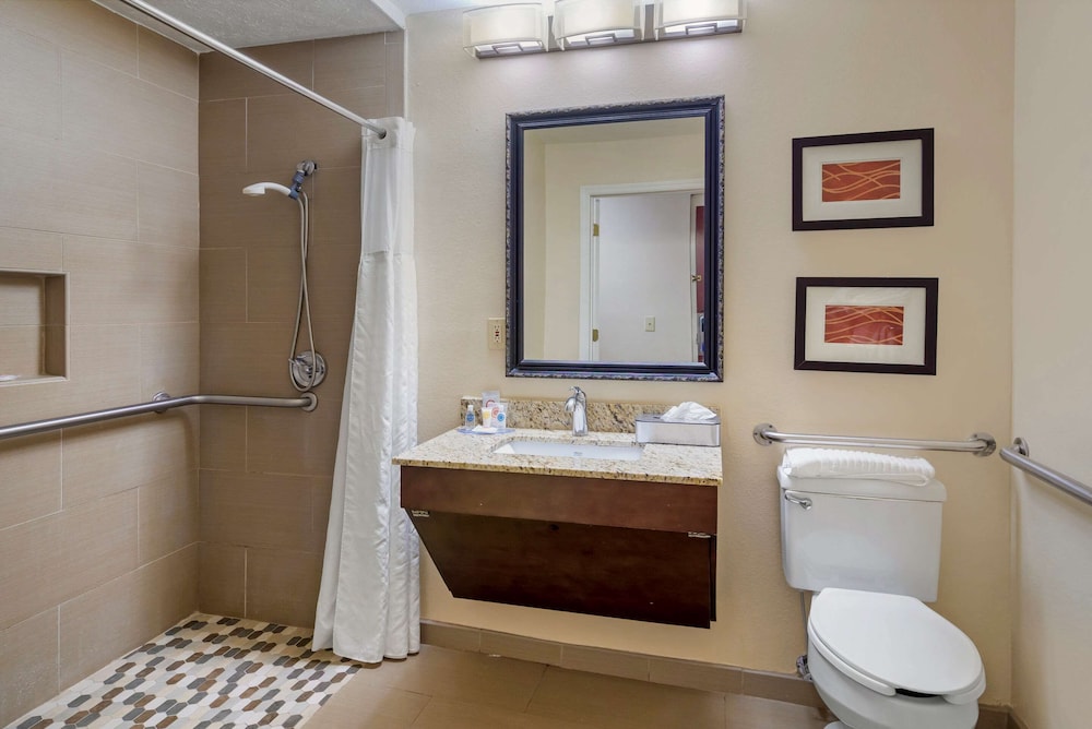 Room, 2 Queen Beds, Accessible, Non Smoking - Photo 6
