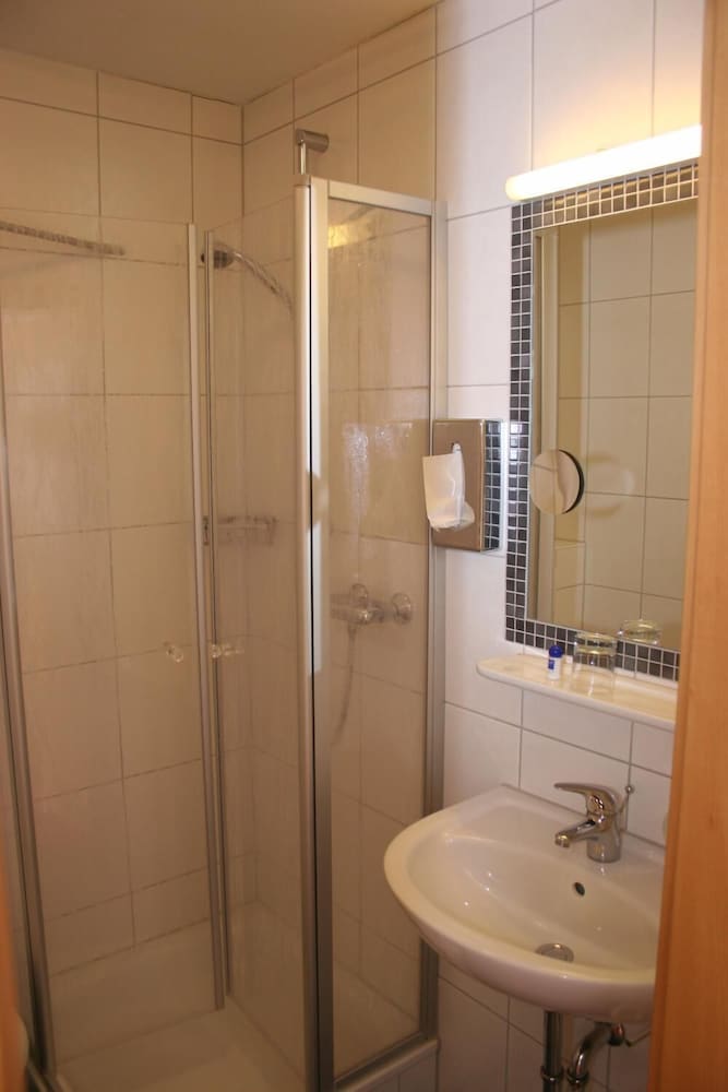 Suite, 2 Bedrooms, Non Smoking, Balcony photo 2