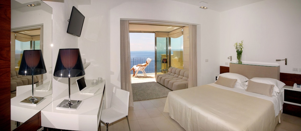 Deluxe Studio, Sea View, Annex Building (90 Meters Away) photo 3