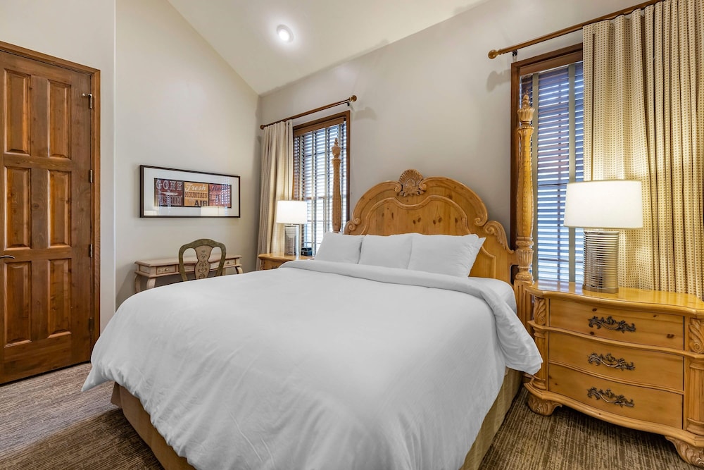 Suite, 3 Bedrooms, Non Smoking photo 2