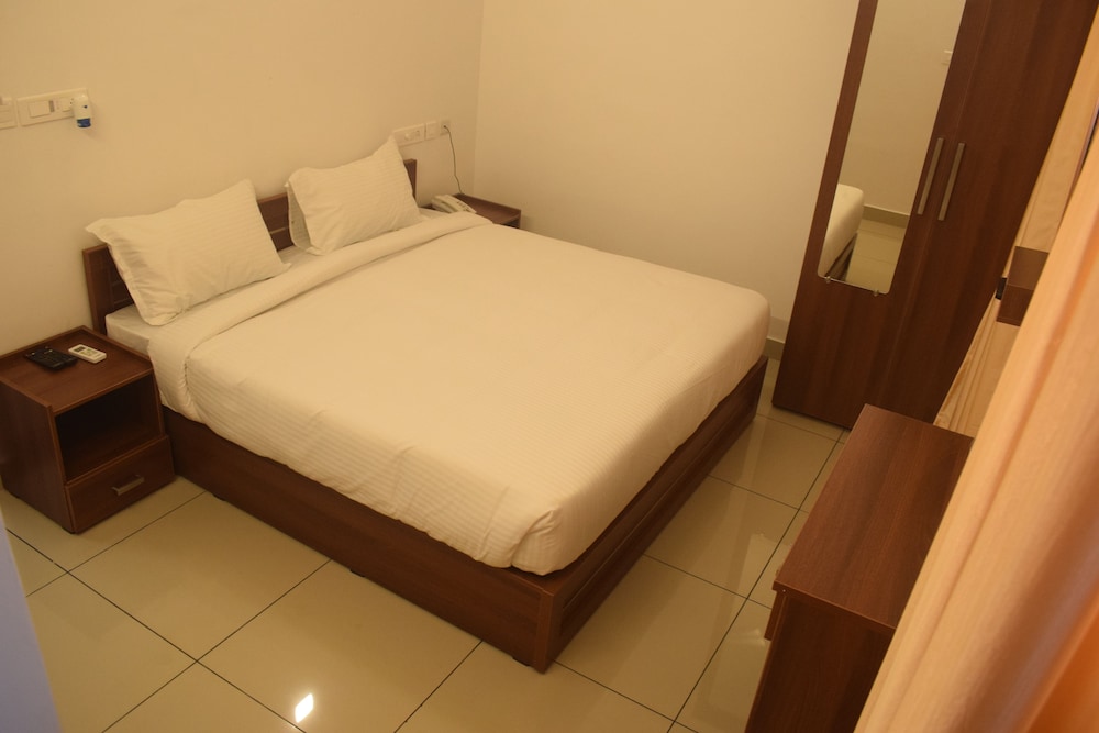 Standard Room, 1 Queen Bed, Accessible, Non Smoking