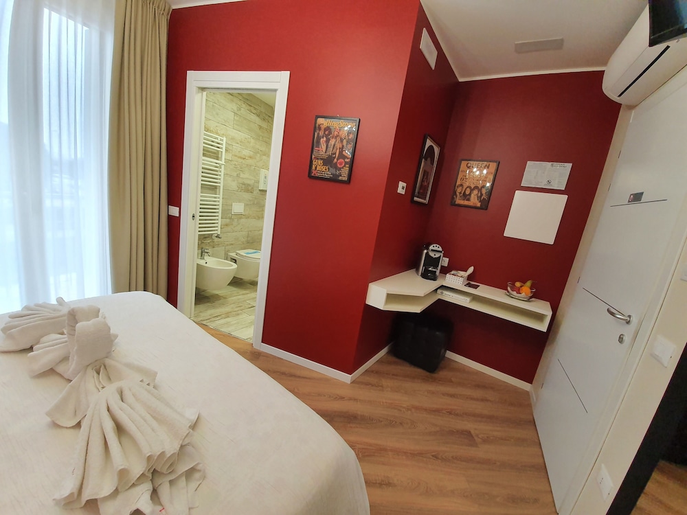 Standard Room - Photo 10