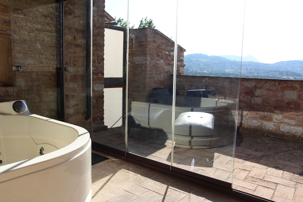 Suite, Valley View (Vittoria) photo 2