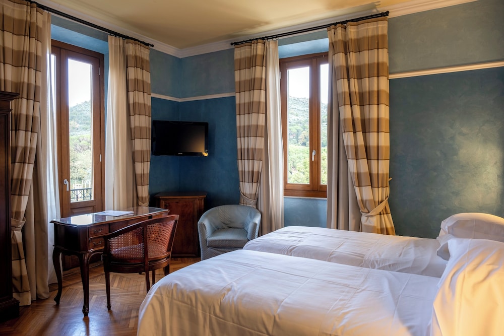 Deluxe Double Room - Photo 9