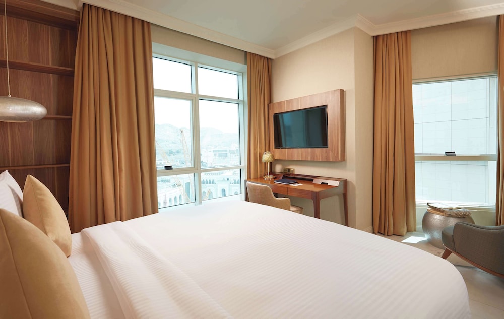 Deluxe Room (King) photo 1