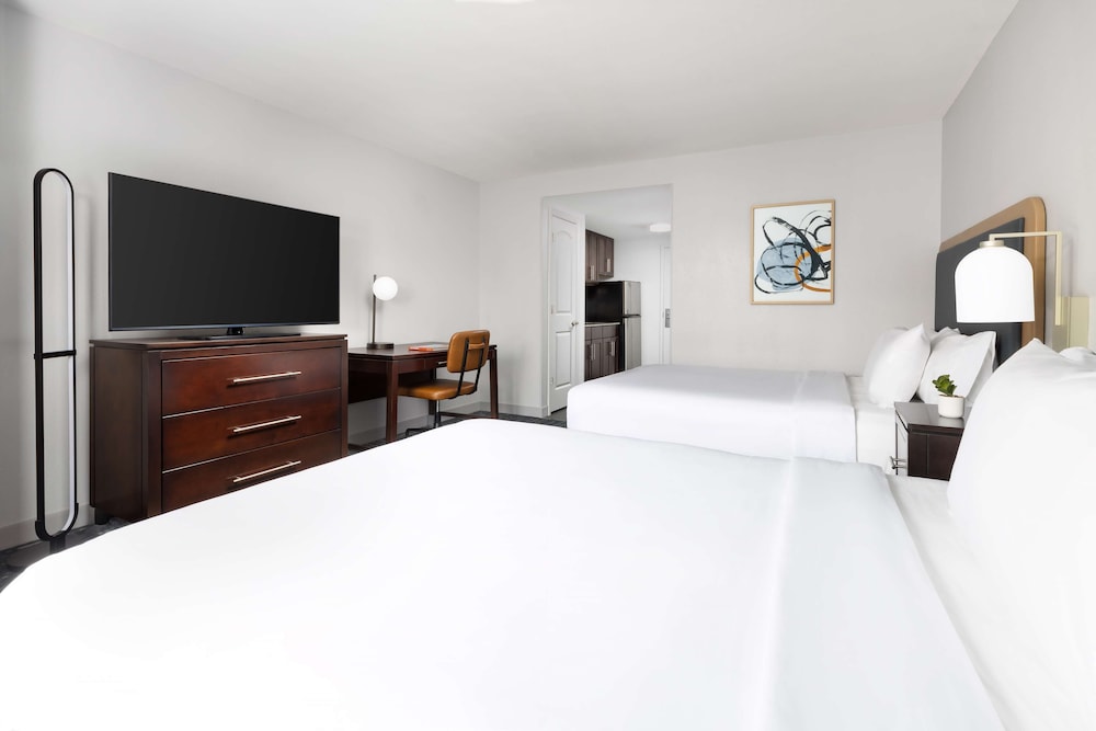 Room, 2 Queen Beds, Accessible, Bathtub (Mobility) - Photo 3