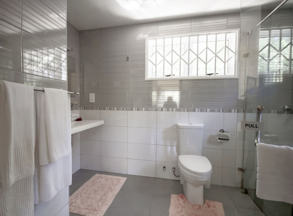 Superior Suite, 1 Bedroom, Ocean View, Sea Facing photo 2