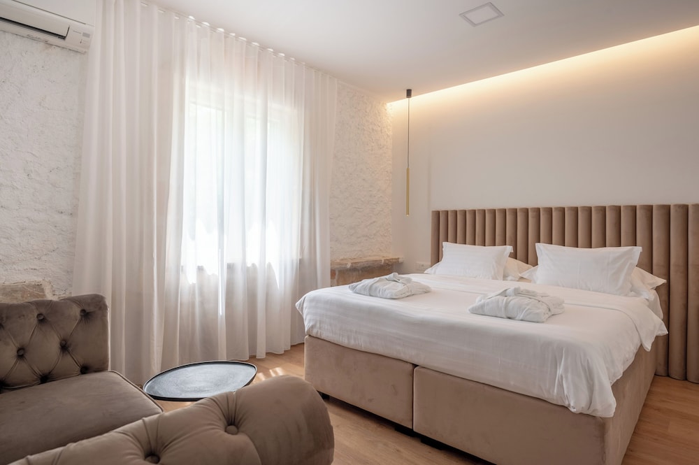 Standard Double Room, Garden View