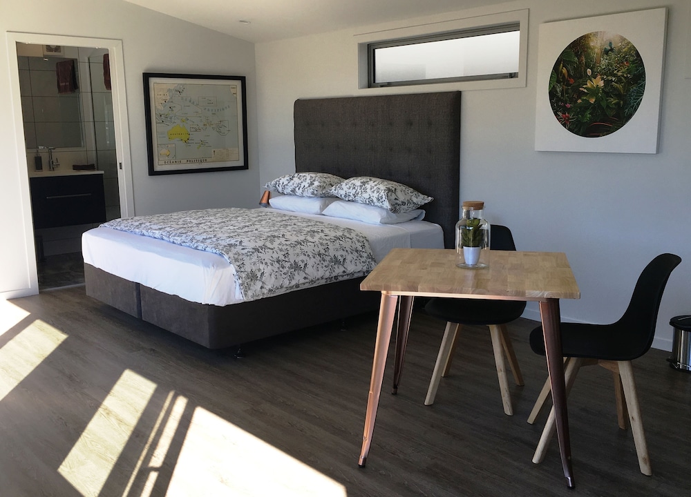 Premium Studio, Garden Area