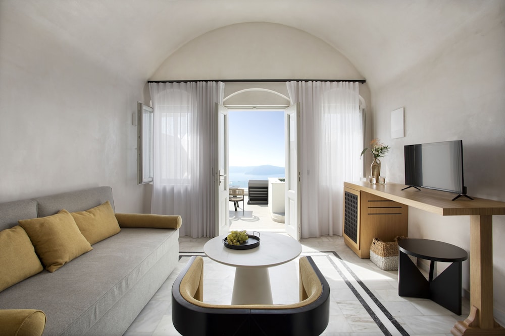 Suite, Jetted Tub, Caldera & Sea View (VIP) - Photo 4