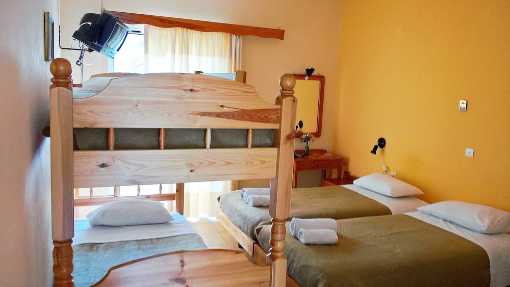 Family Quadruple Room photo 1