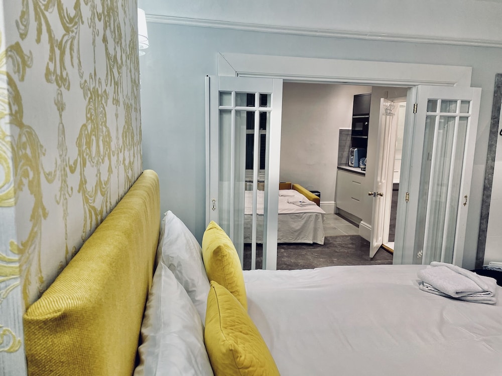Deluxe Suite - Photo 2