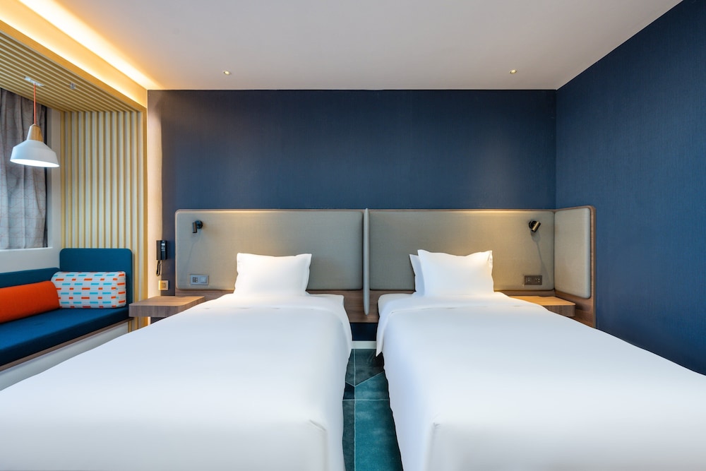 Room (Specialty) - Photo 1