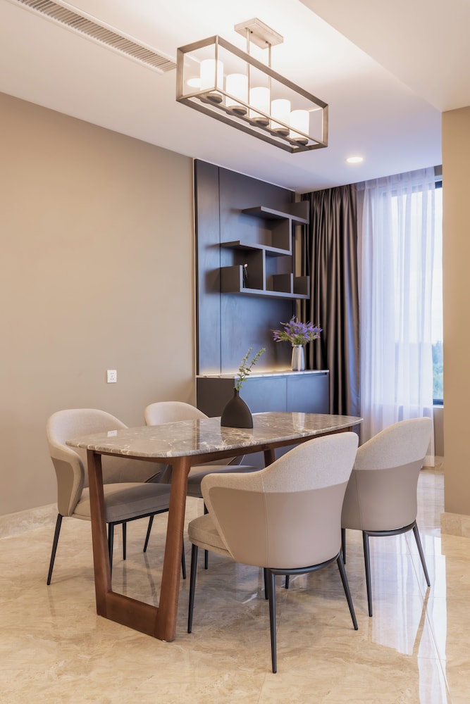 Deluxe Suite - Photo 13