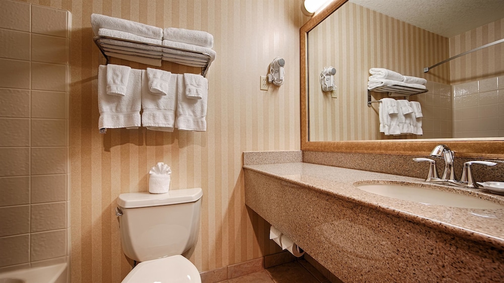 Standard Room, 2 Queen Beds, Non Smoking, Balcony (Fees apply over 2 adults) photo 2