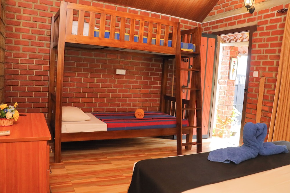 Deluxe Family Room - Photo 2