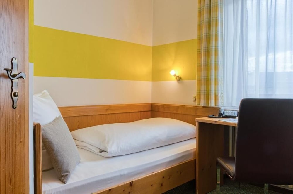Classic Single Room