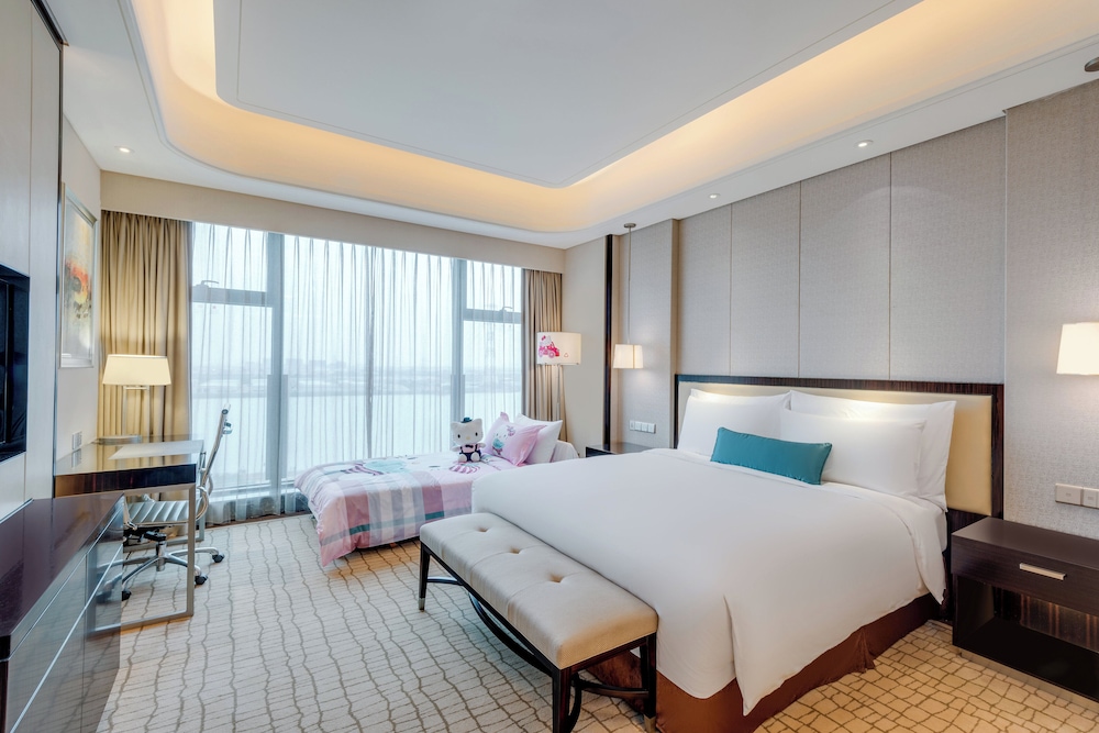 Suite, 1 Bedroom, Business Lounge Access (High Floor) photo 3