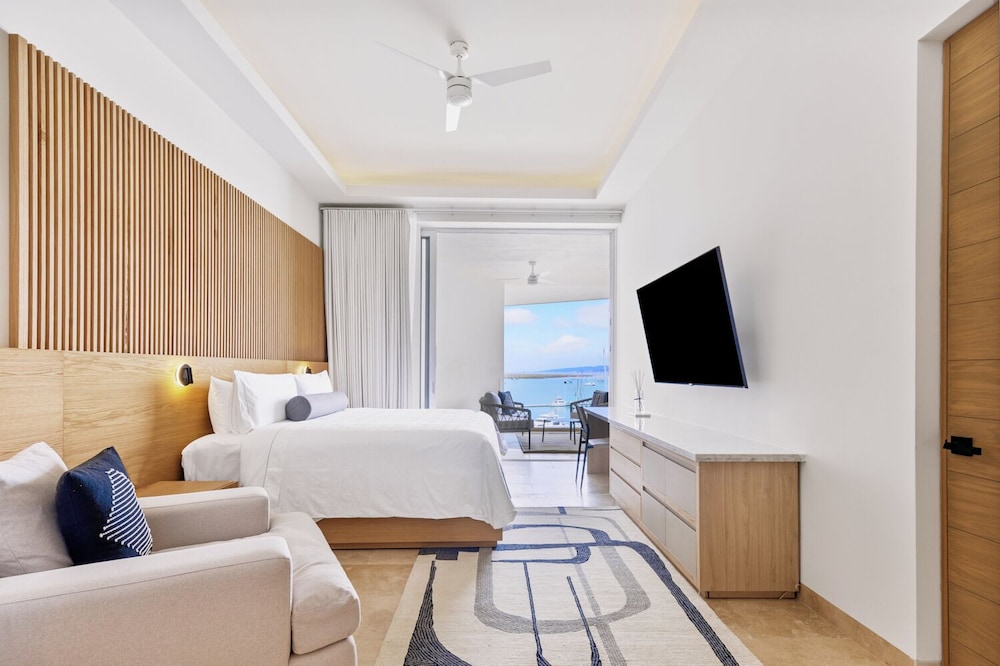 Premier Apartment, 2 Bedrooms, Sea View photo 1