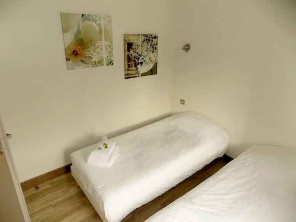 Standard Room, 2 Twin Beds photo 2